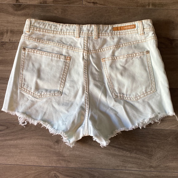 Zara jean shorts - Picture 2 of 7